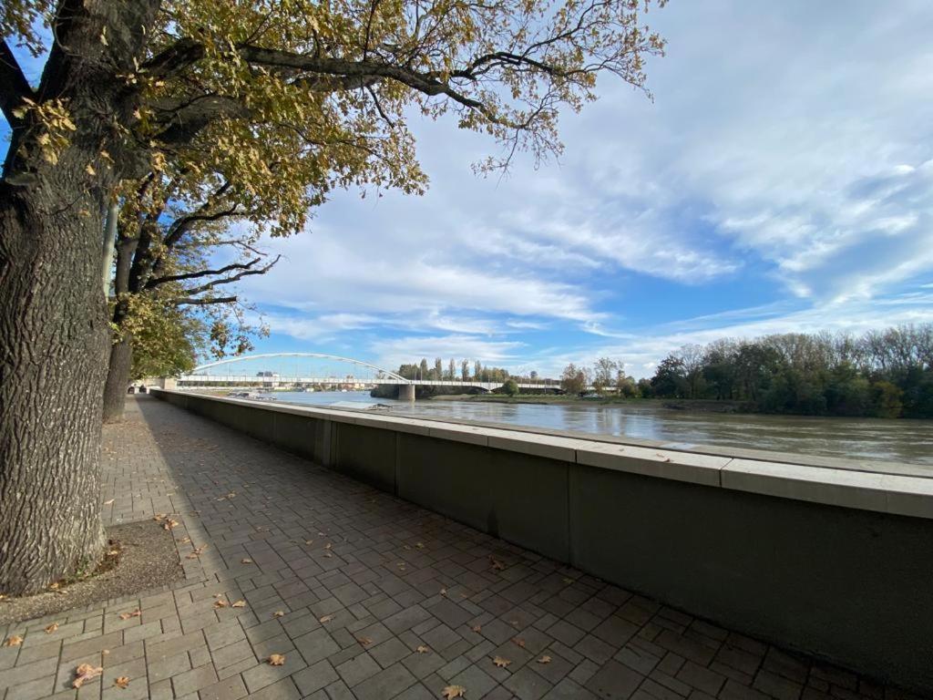 Hip Riverview Bestern Szeged Esterno foto